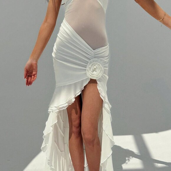 White Elegant Women's Deep V-Neck Halter Backless 3D Floral Ruffle Hem Dress - Picture 5 of 8